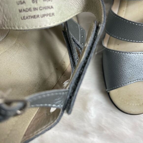 Propèt leather gray adjustable  Velcro straps 2”wedge sandals size8.5 - Picture 7 of 9